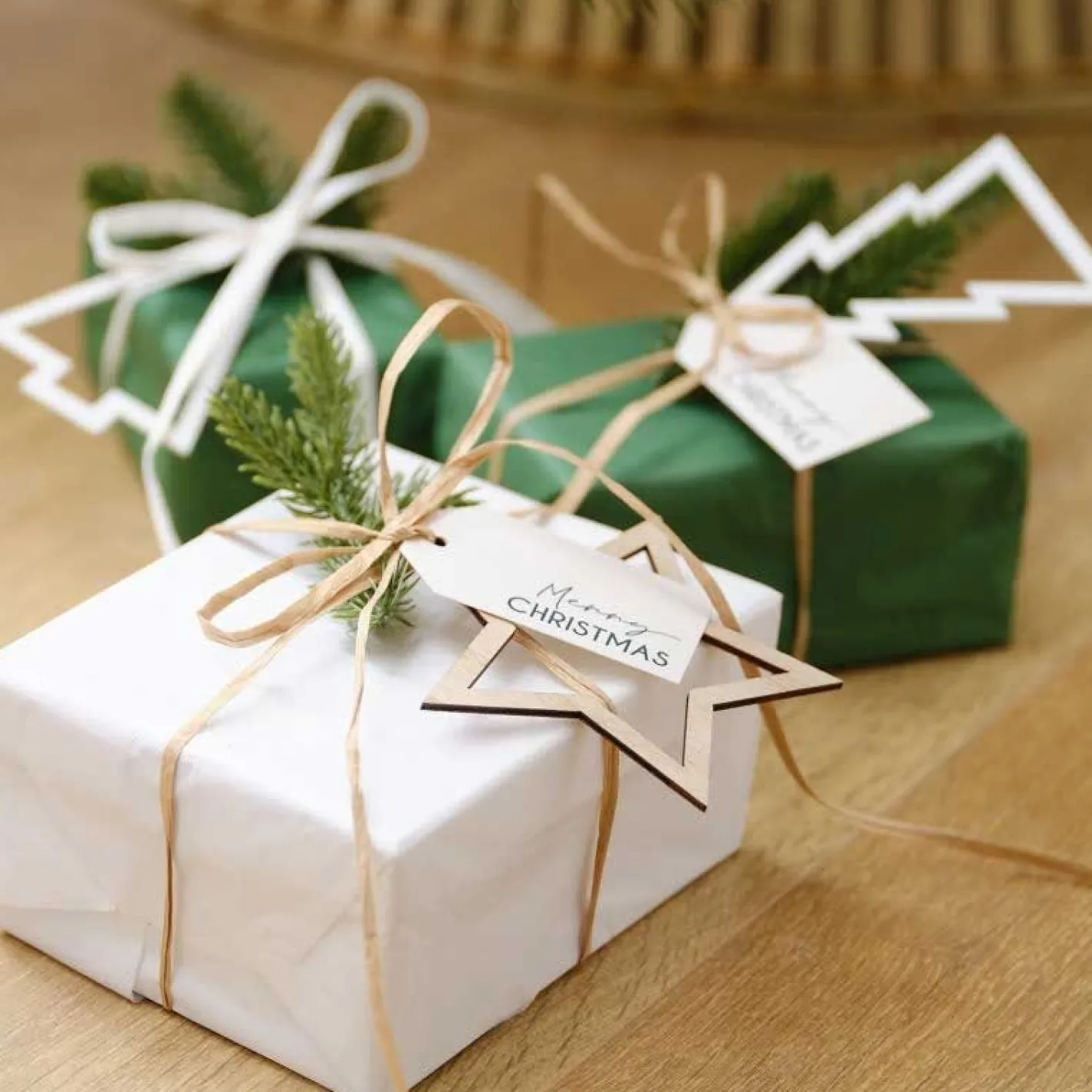 Party Delights Gift Wrapping<Ribbon, Foliage, Tags & Wooden Present Toppers Set
